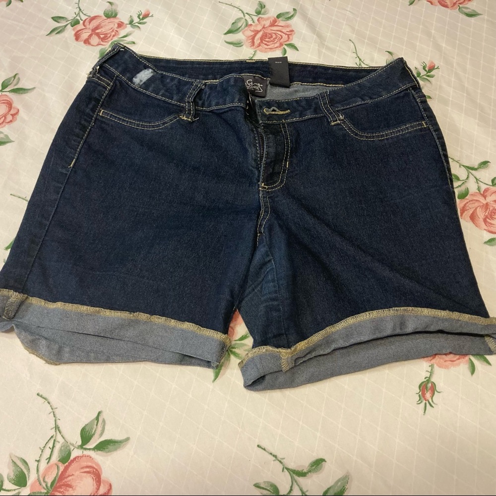 City Streets Shorts Size 11